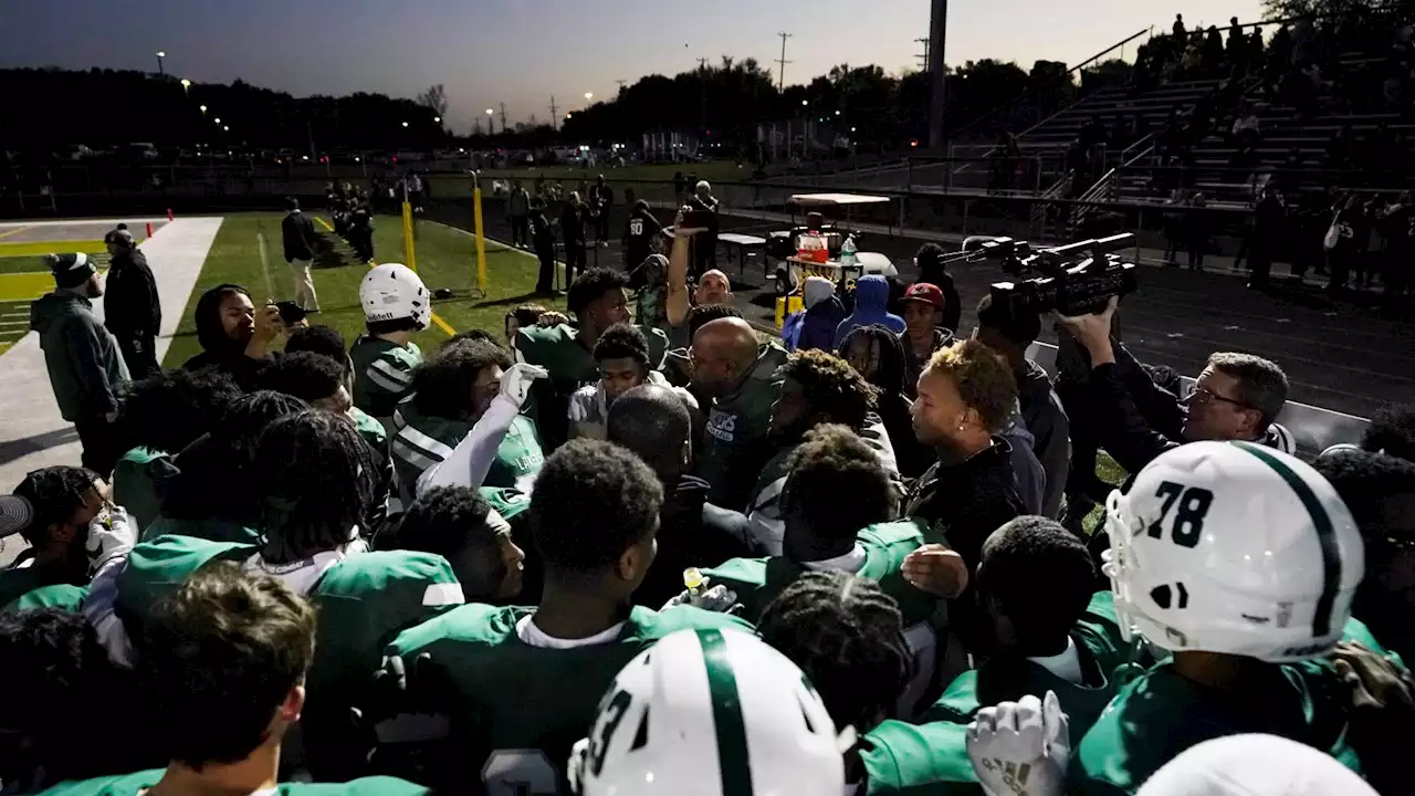 Prayers go on, sometimes out of sight, in prep football