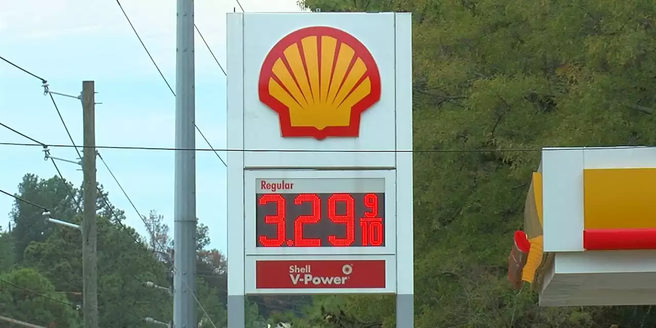 Experts say gas prices are down in time for Thanksgiving travel