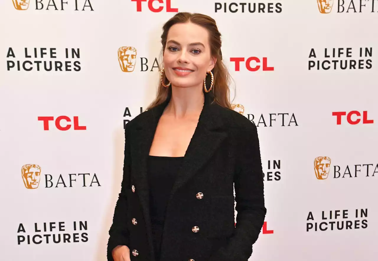 Margot Robbie Suits Up in Chanel Tweed for BAFTA’s Retrospective Conversation on Her Work