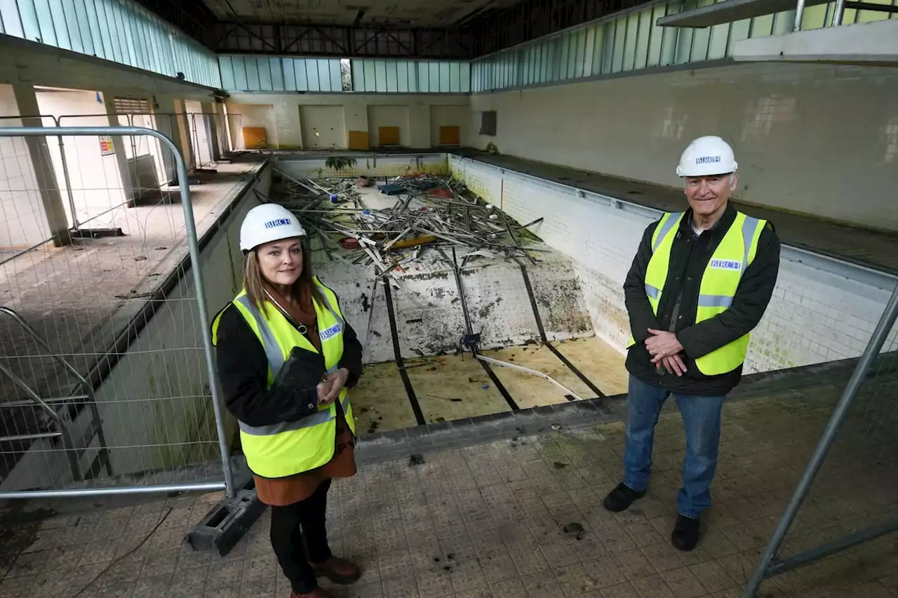 Wentworth Woodhouse: Pool at stately home where hundreds of villagers learnt to swim is demolished