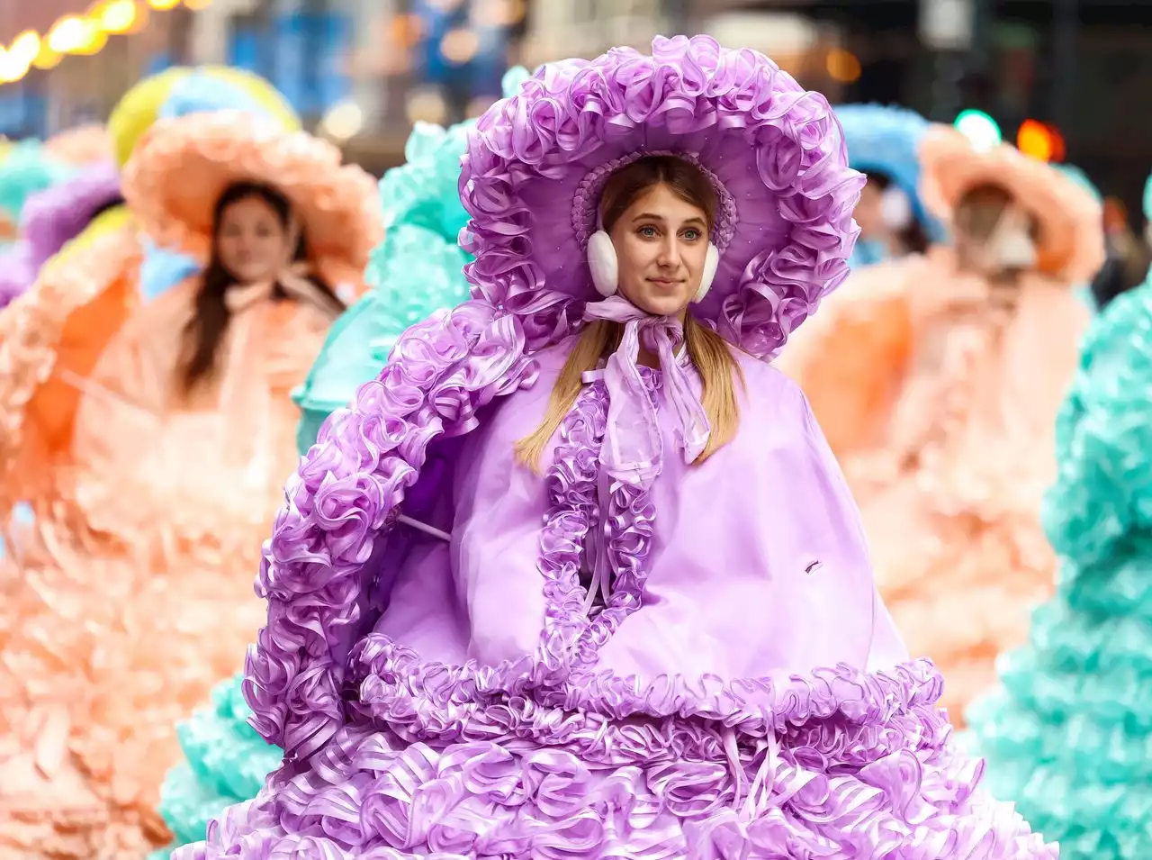 Watch Mobile’s Azalea Trail Maids at Chicago’s Thanksgiving Day Parade