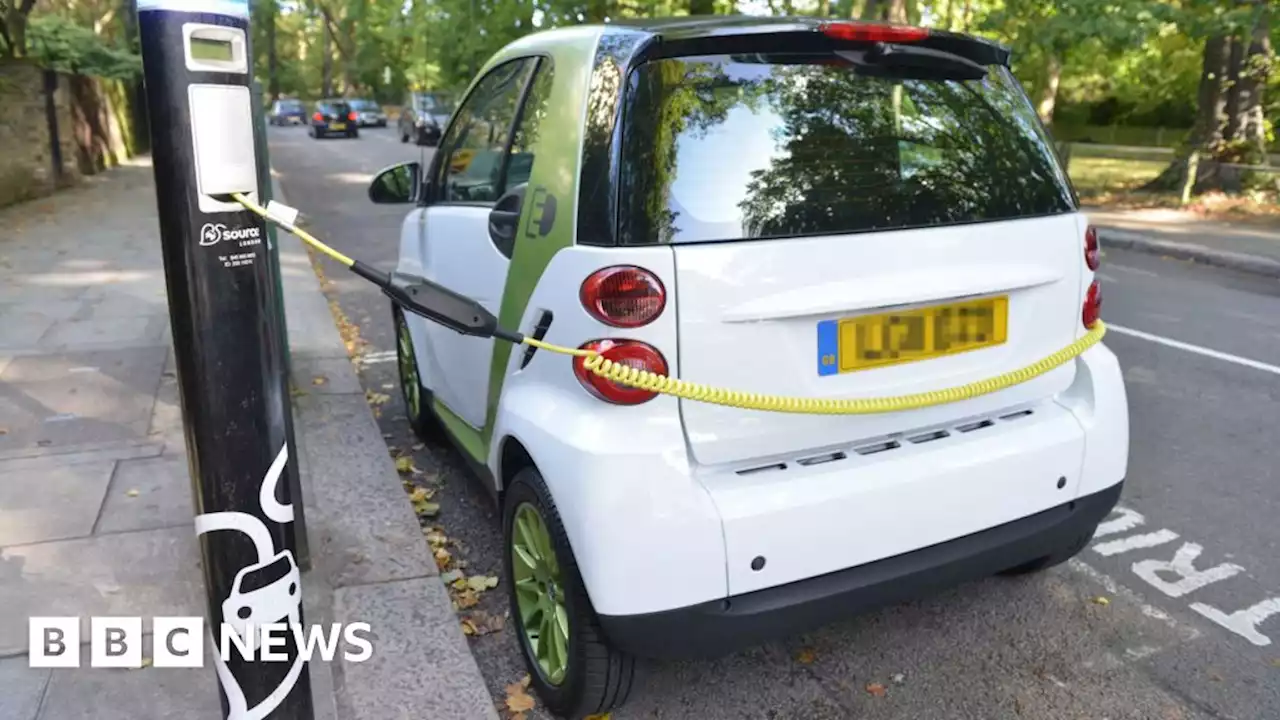 Plans for 100 more London ultra-rapid electric car chargers - mayor