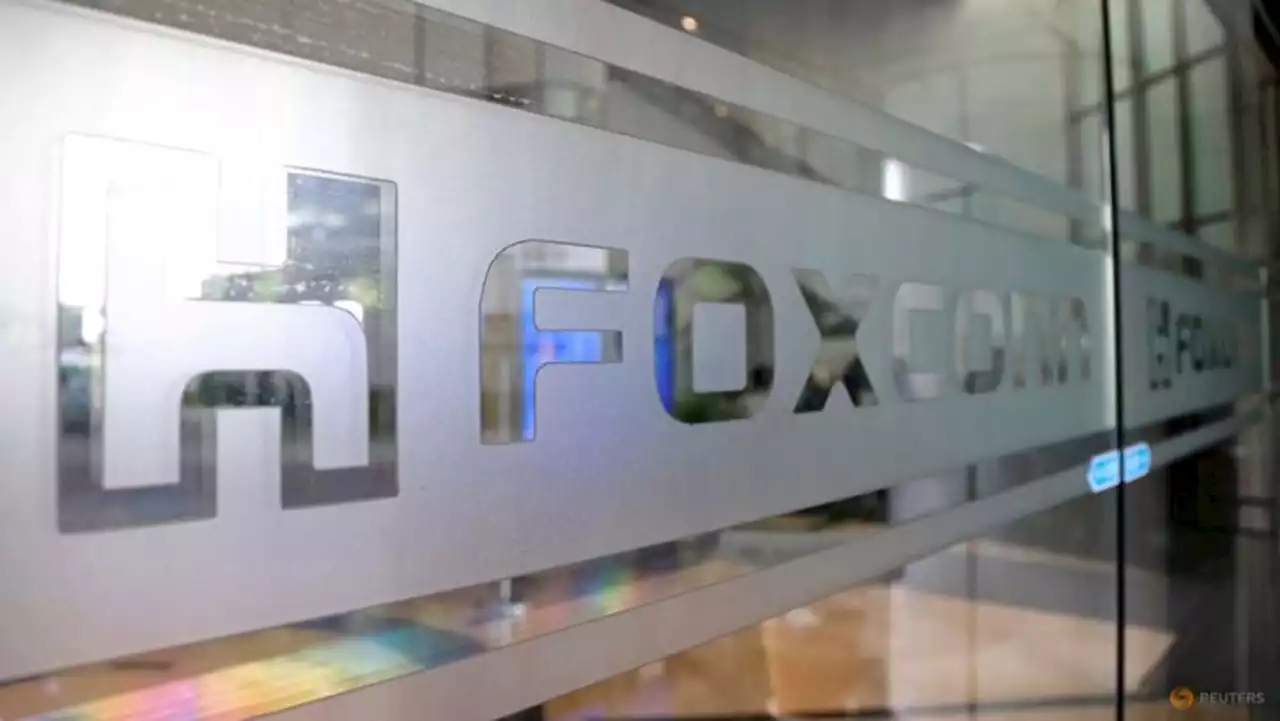 Larger protests under control at Foxconn's major iPhone factory in China - source