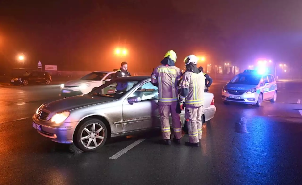 Verfolgungsjagd durch die City! Fahrer crasht Taxi an der Siegessäule