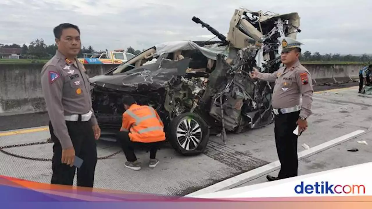 Korban Tewas Alphard Vs Truk di Tol Boyolali Bos Perusahaan Logam