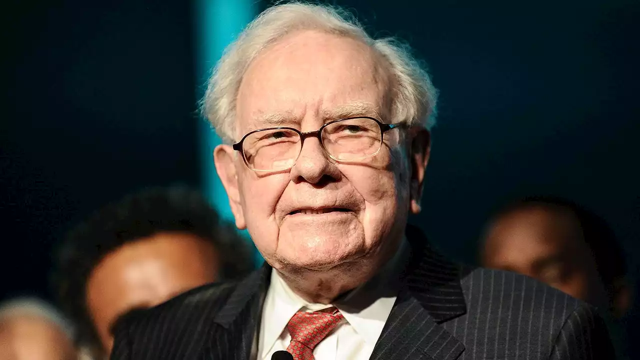 Buffett gives more than $750M in Berkshire shares to charities