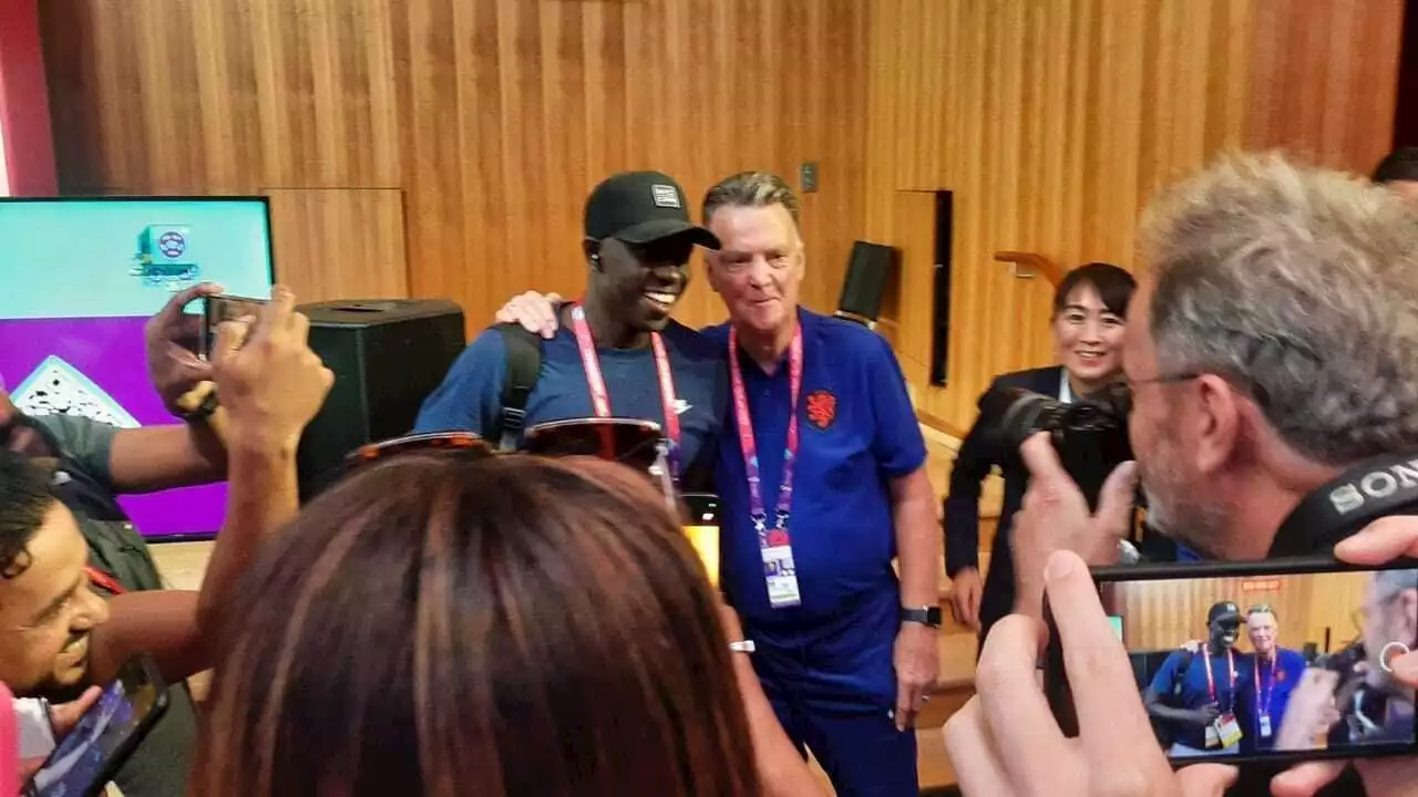 Van Gaal y un momento emotivo en la conferencia de prensa previa a Países Bajos-Ecuador