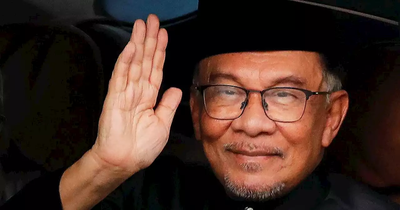 Anwar Ibrahim sworn in as new Malaysian PM