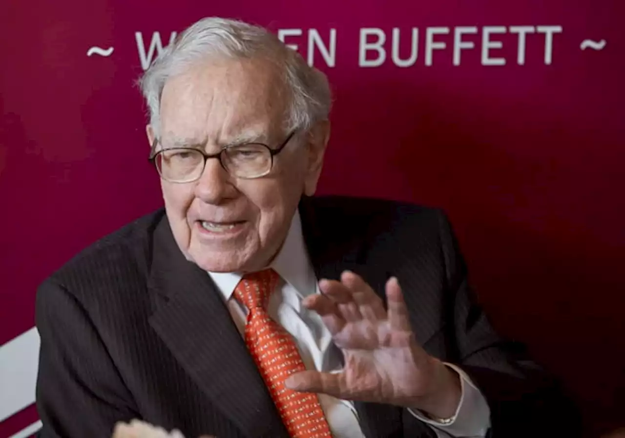 Buffett donates over $750 million to his family charities