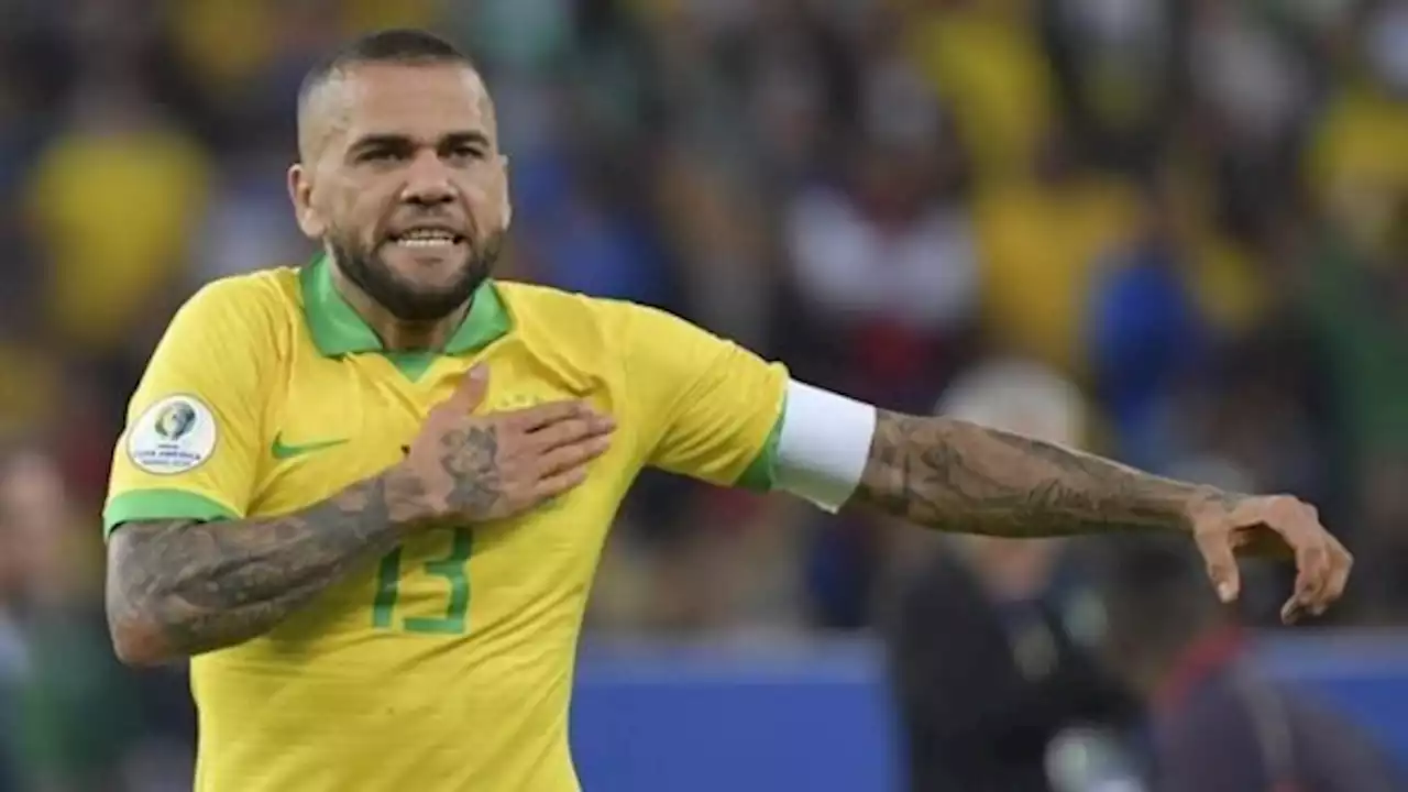 Dani Alves dan Kecintaannya pada Sepak Bola