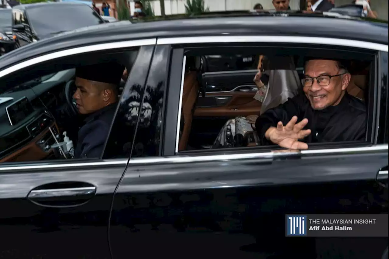 Anwar arrives at Istana Negara to take oath as 10th PM | The Malaysian Insight