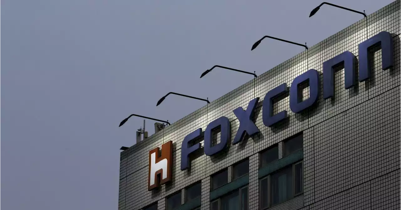 Breakingviews - Foxconn is stuck between rock and hard place