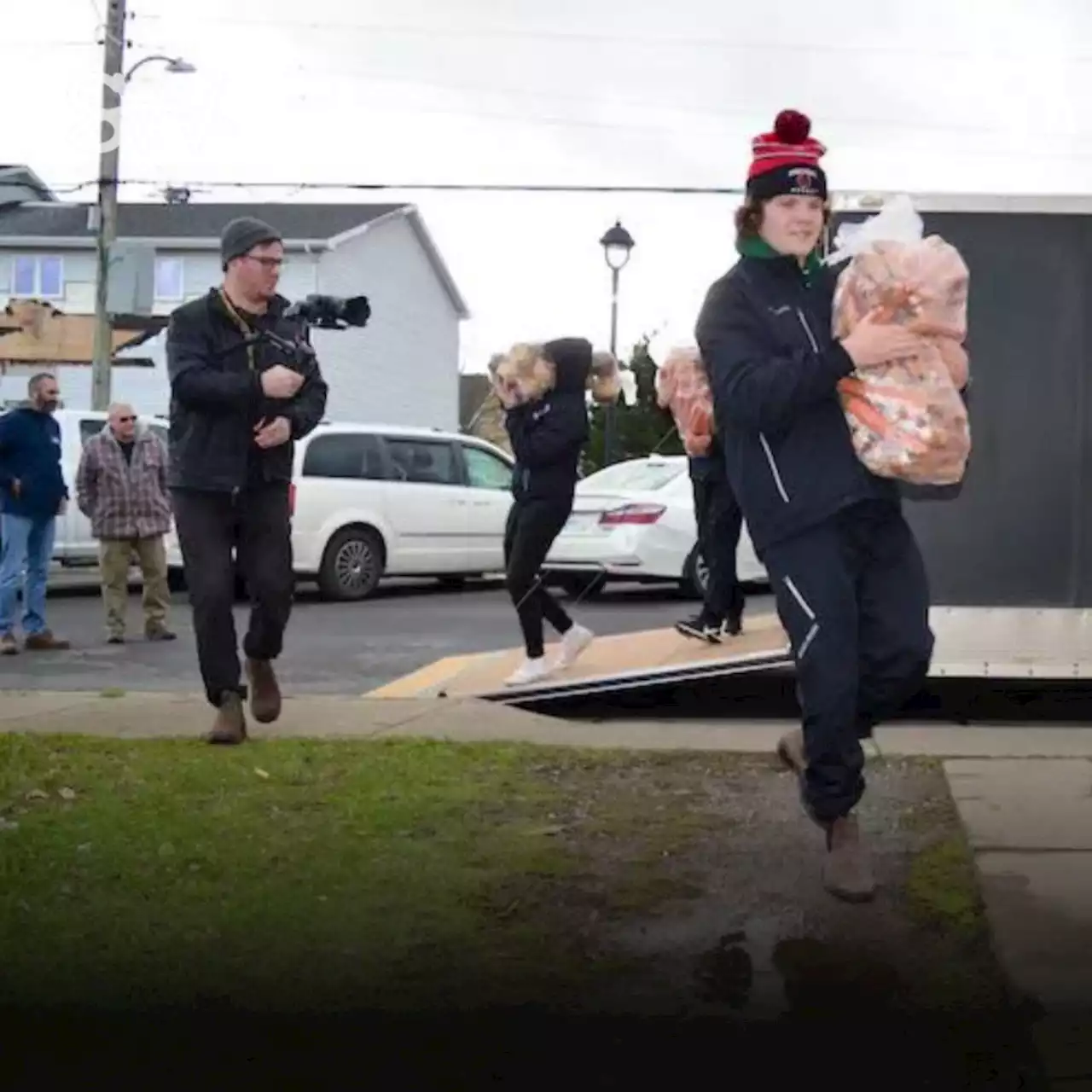 Glace Bay Food Bank receives large milk and produce donation from P.E.I. | SaltWire