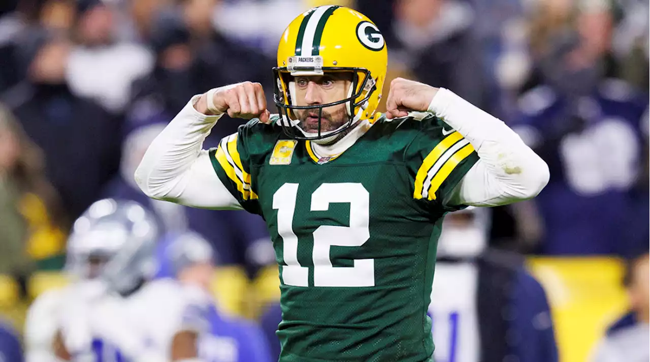 Aaron Rodgers Confirms He’s Had a Broken Thumb Since Week 5