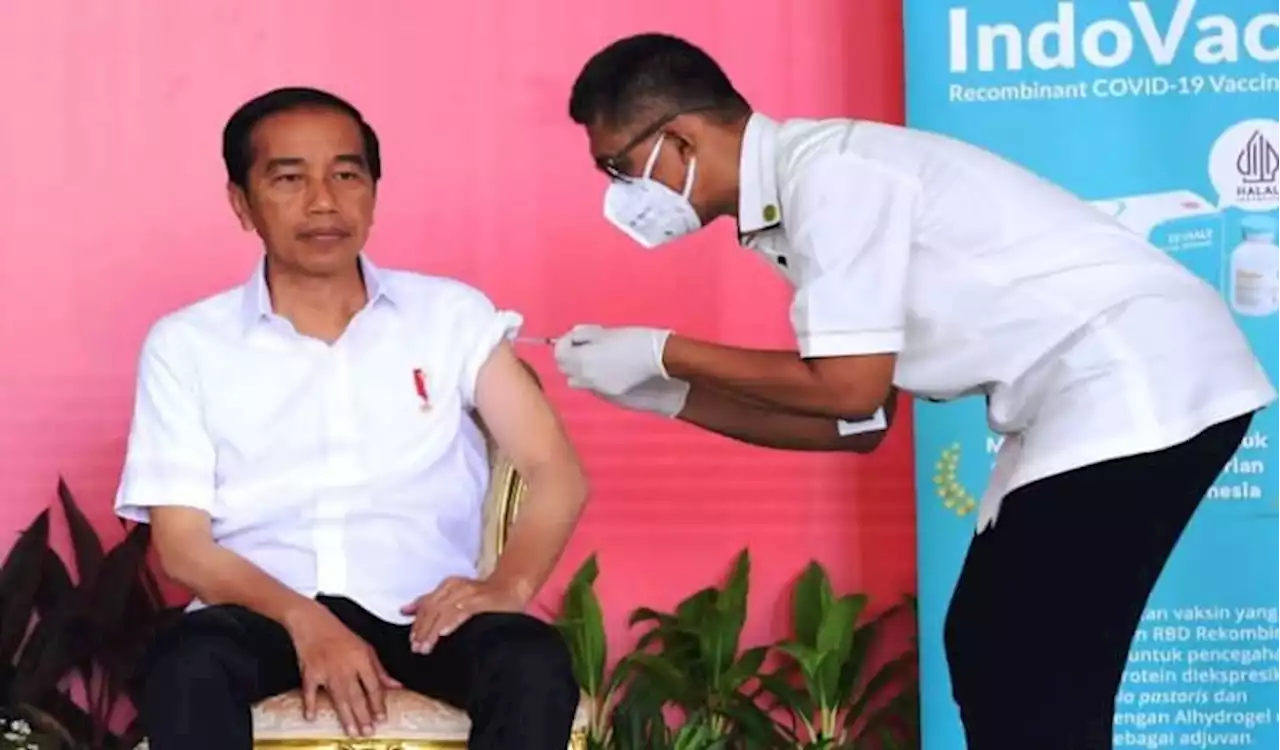 Presiden Jokowi Suntik Vaksin Booster Kedua Gunakan Vaksin Indovac