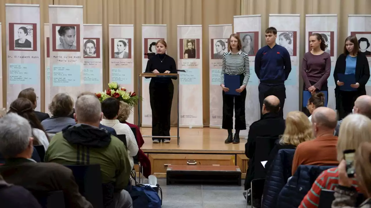 München: Luisengymnasium gedenkt 20 im Holocaust ermordeter Frauen