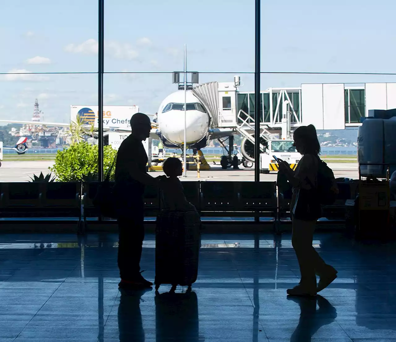 Equipe de transição pede, e privatizações de Santos e aeroportos são pausadas