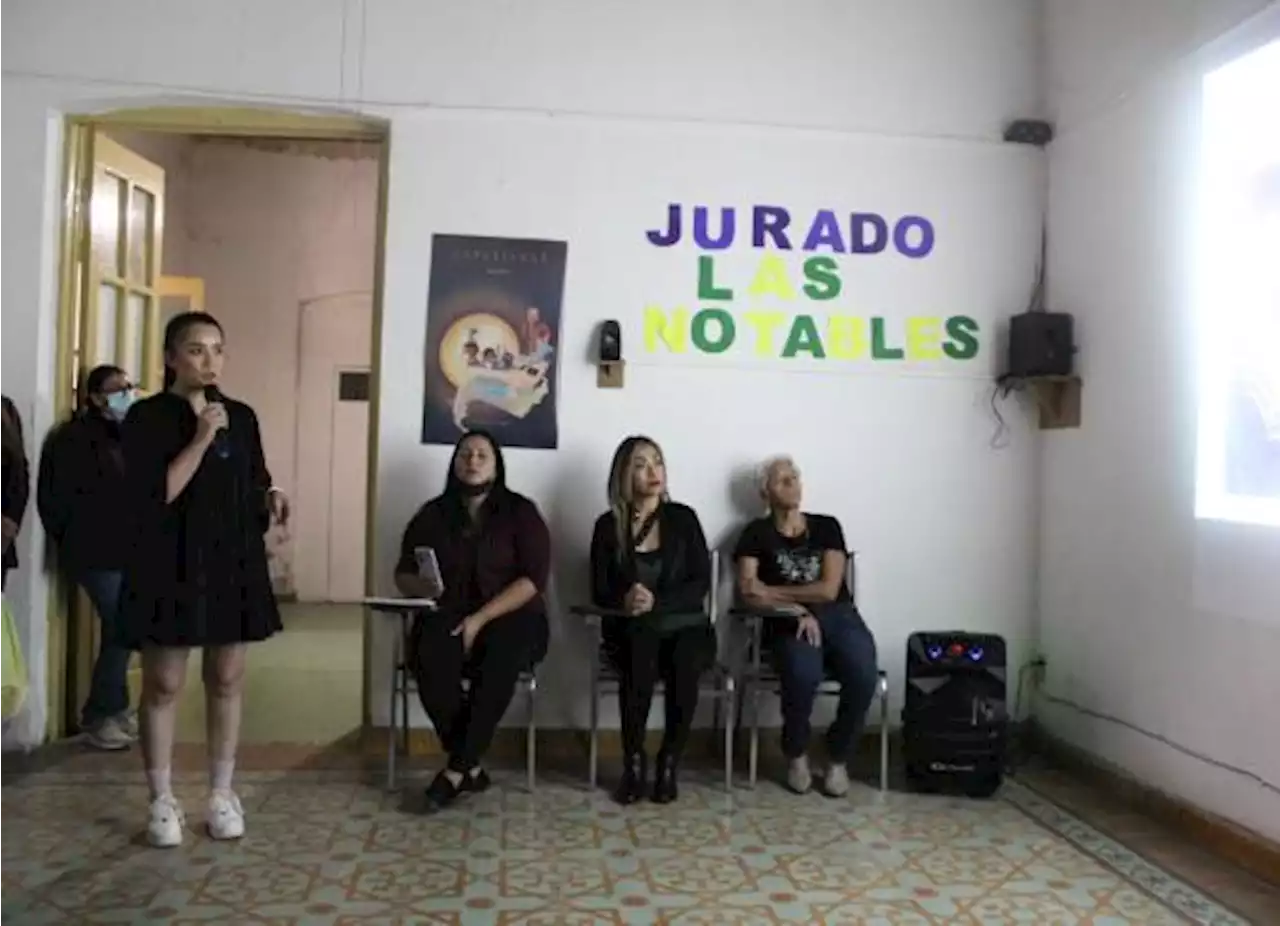 Colectivos feministas de Torreón entregan a secretario de Salud antigalardón ‘Don Pancho’