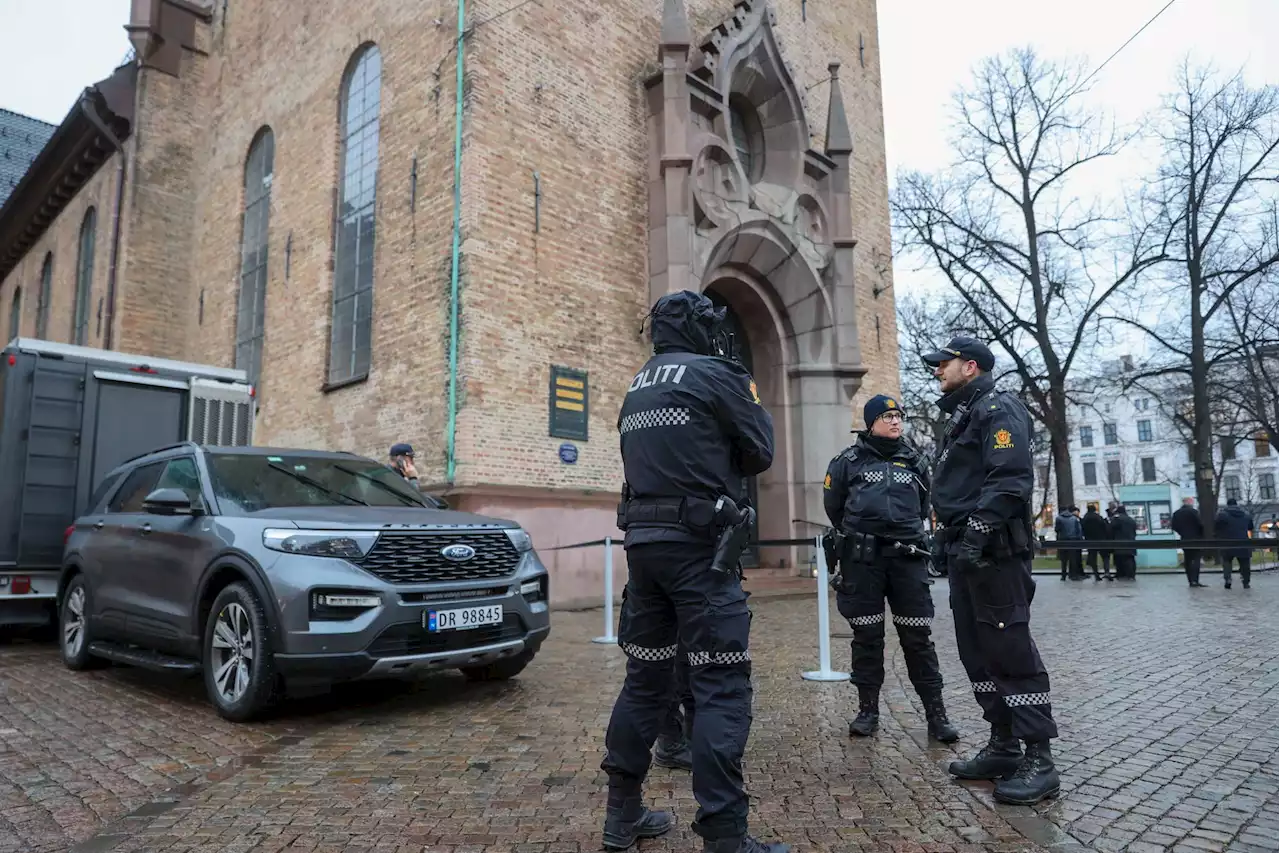 Snart starter Toralv Maurstads gravferdsseremoni