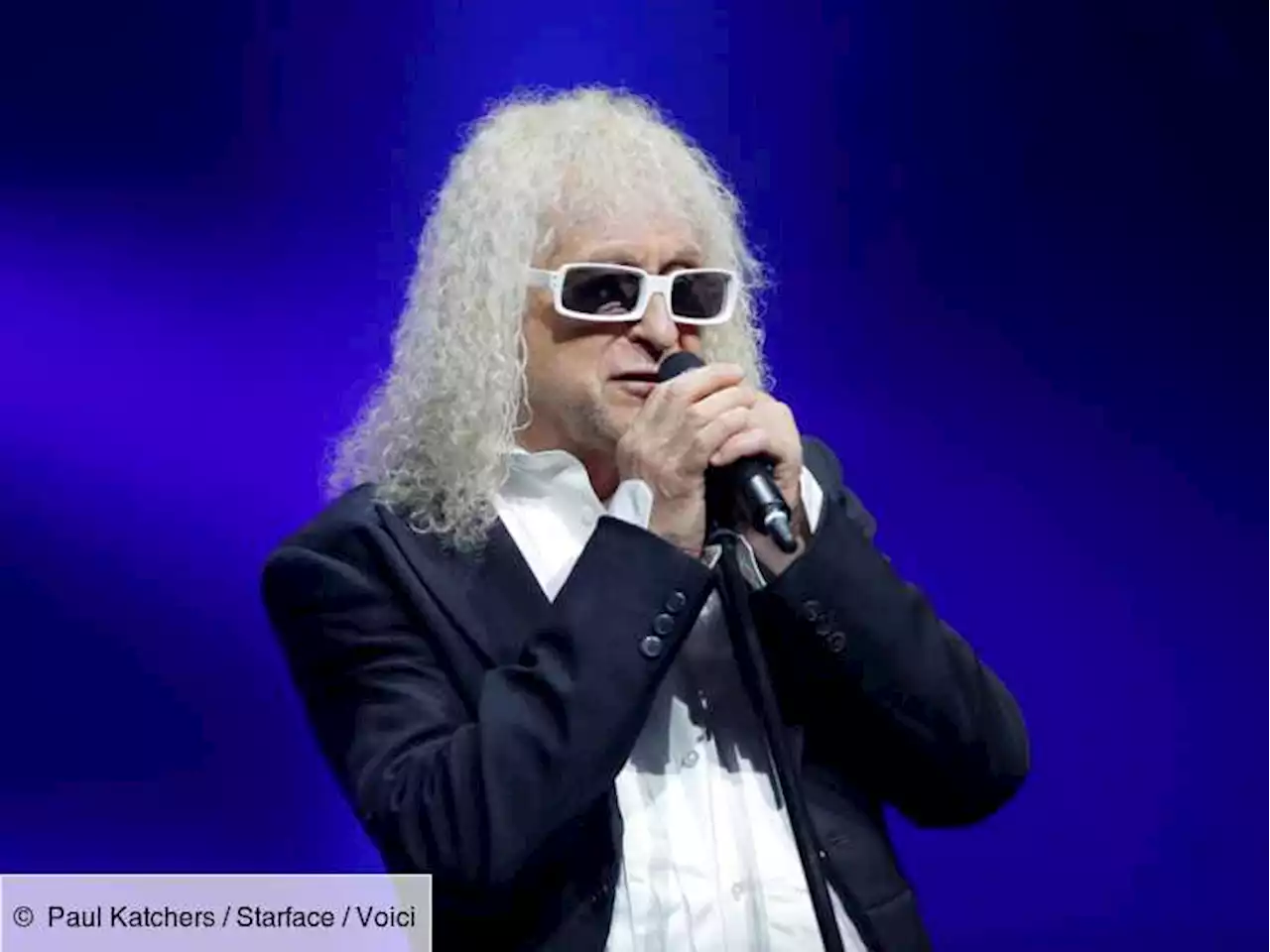 « Je hurlais de douleur » : Michel Polnareff se confie sur son père violent - Voici