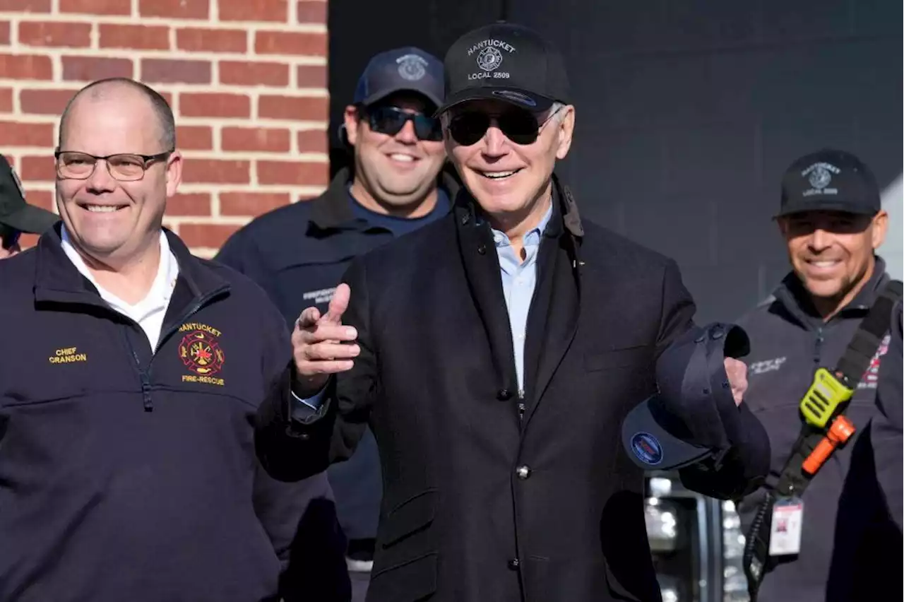 Biden brings Thanksgiving pies to Nantucket first responders