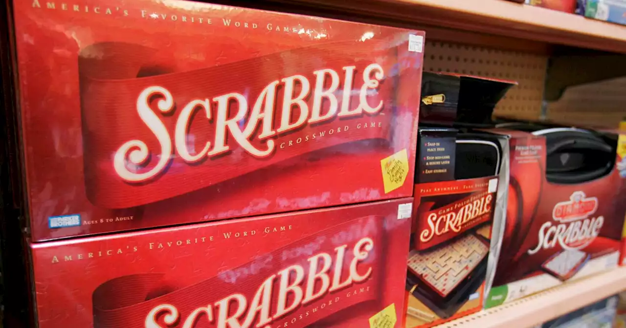 Carriers feeling cheery about holiday deliveries; Mastodon emerges as Twitter alternative; Scrabble dictionary adds words | Hot off the Wire podcast