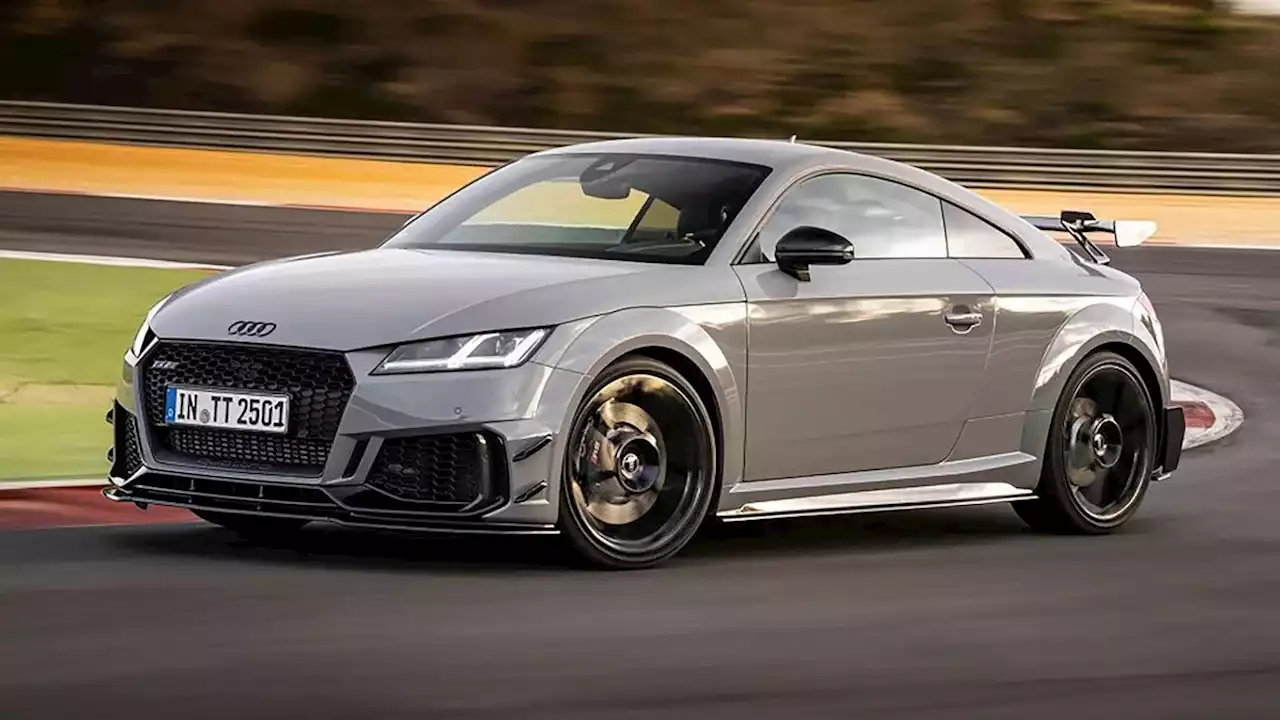 Audi TT RS Iconic Edition 2022 review | Evo