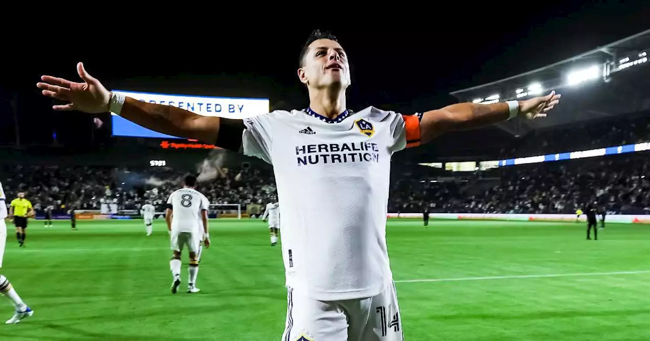 Mientras muchos gritan goles en Qatar, ¡Chicharito se desvive en el COD Warzone!