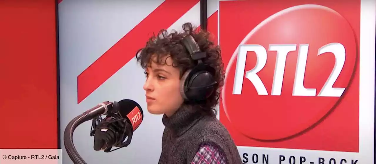 EXCLU – Barbara Pravi filoute : ce mensonge à ses parents pour aller au concert d’un célèbre chanteur - Gala