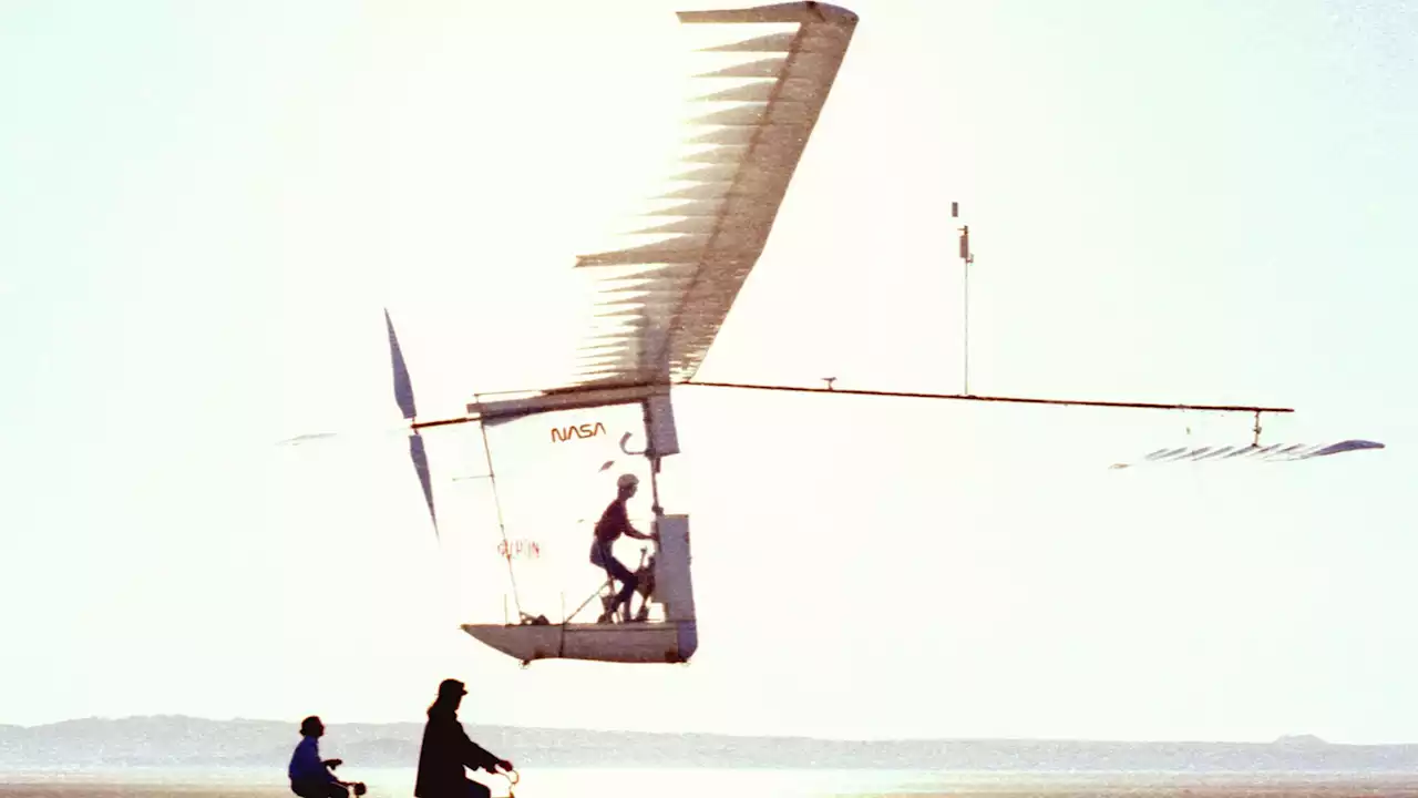 Human-powered aircraft: Gossamer Albatross made history by flying over the English Channel