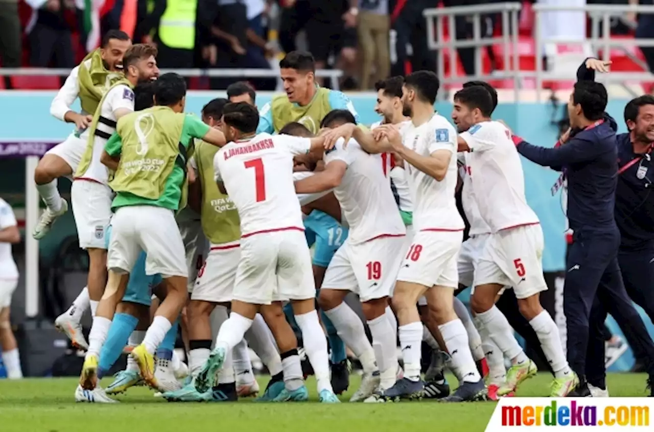 Foto : Kemenangan Dramatis Iran di Menit Akhir Usai Kiper Wales Kartu Merah | merdeka.com