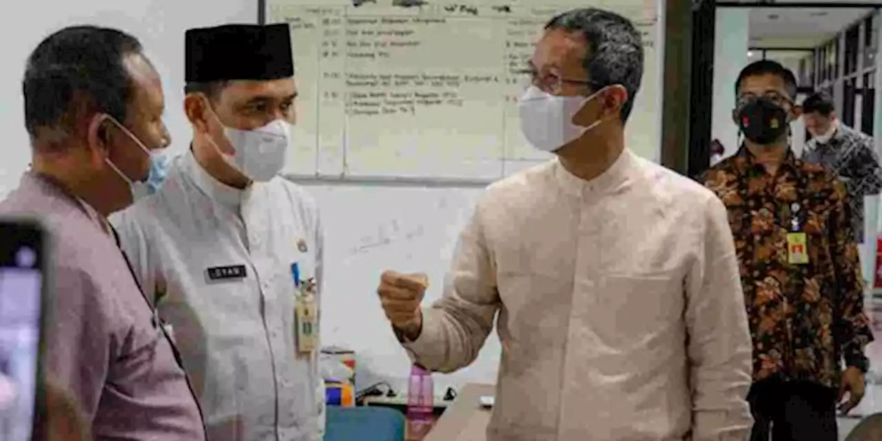 Heru Budi Sidak Kantor Camat & Lurah: Penting Responsif Layani Warga | merdeka.com