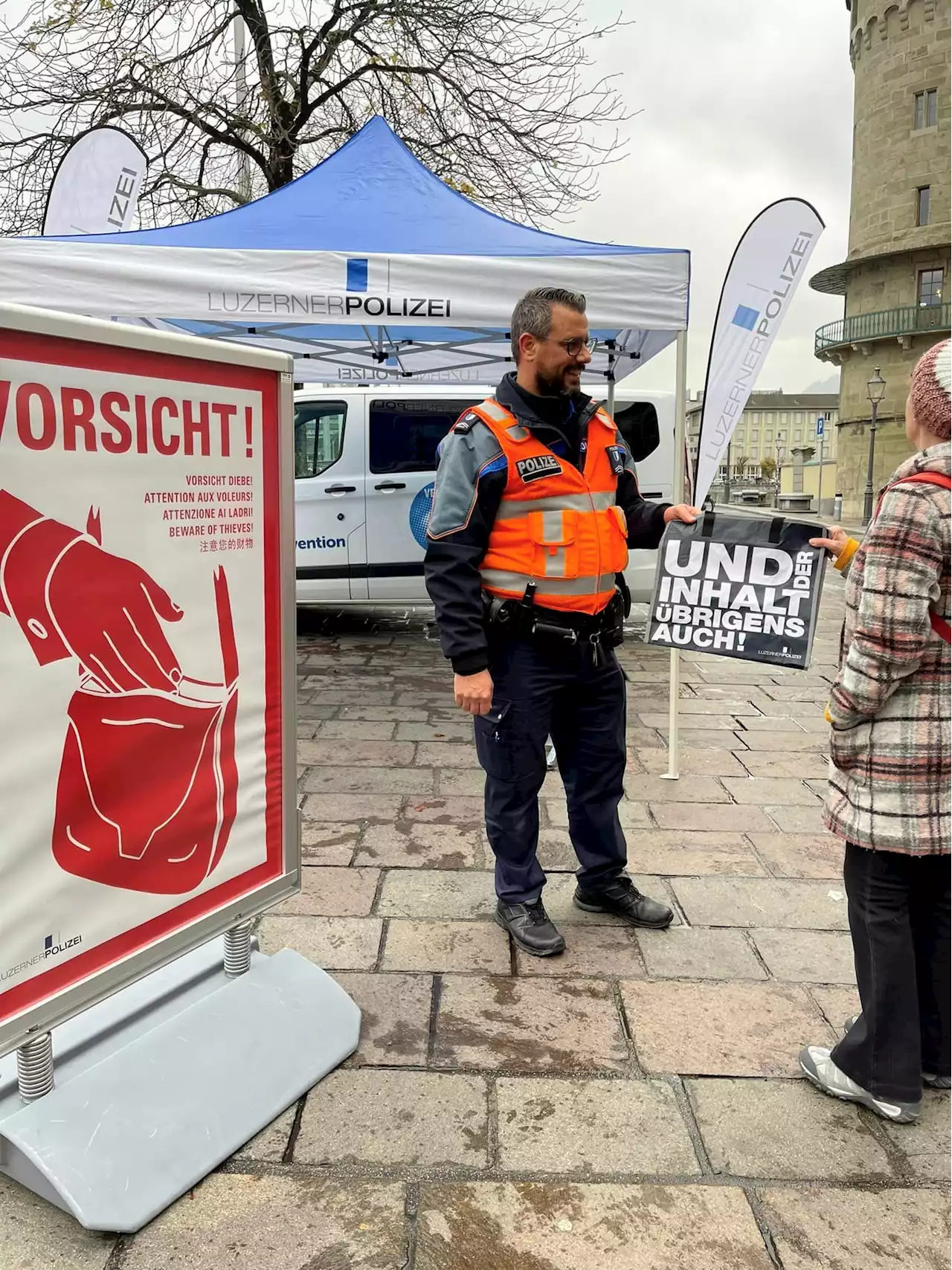 Luzerner Polizei: Black Friday – Vorsicht vor Taschendieben