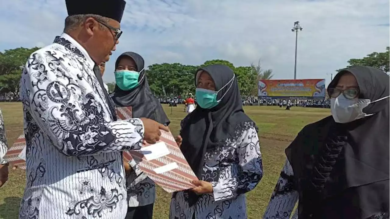 Bakal Nyaleg, Bupati Karanganyar Minta Guru Pilih Caleg DPR Putra Daerah