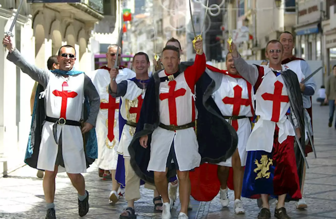 Fifa bans fans from dressing as crusaders at England versus USA World Cup match