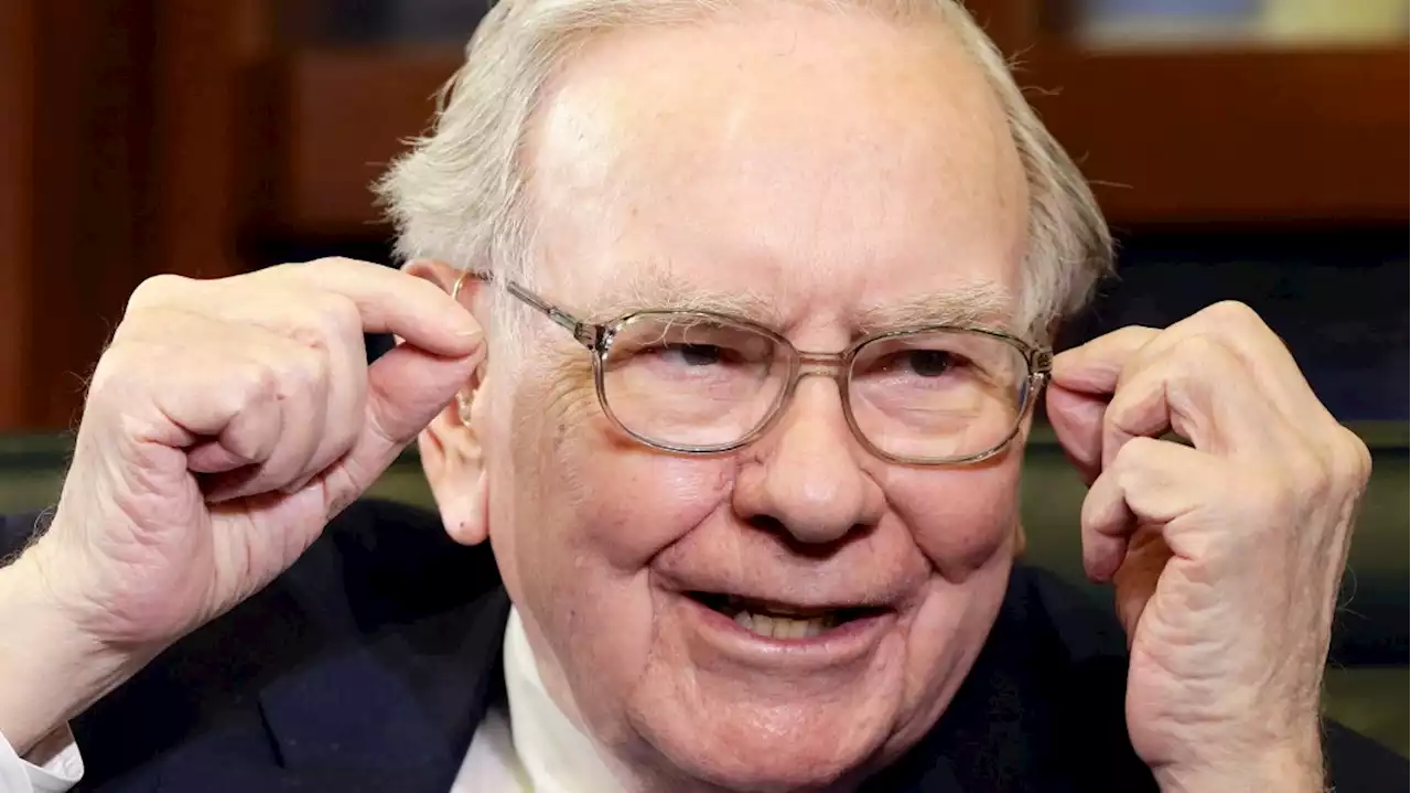 Warren Buffett's Berkshire Hathaway has slashed its BYD stake by 22% in 4 months - Autoblog