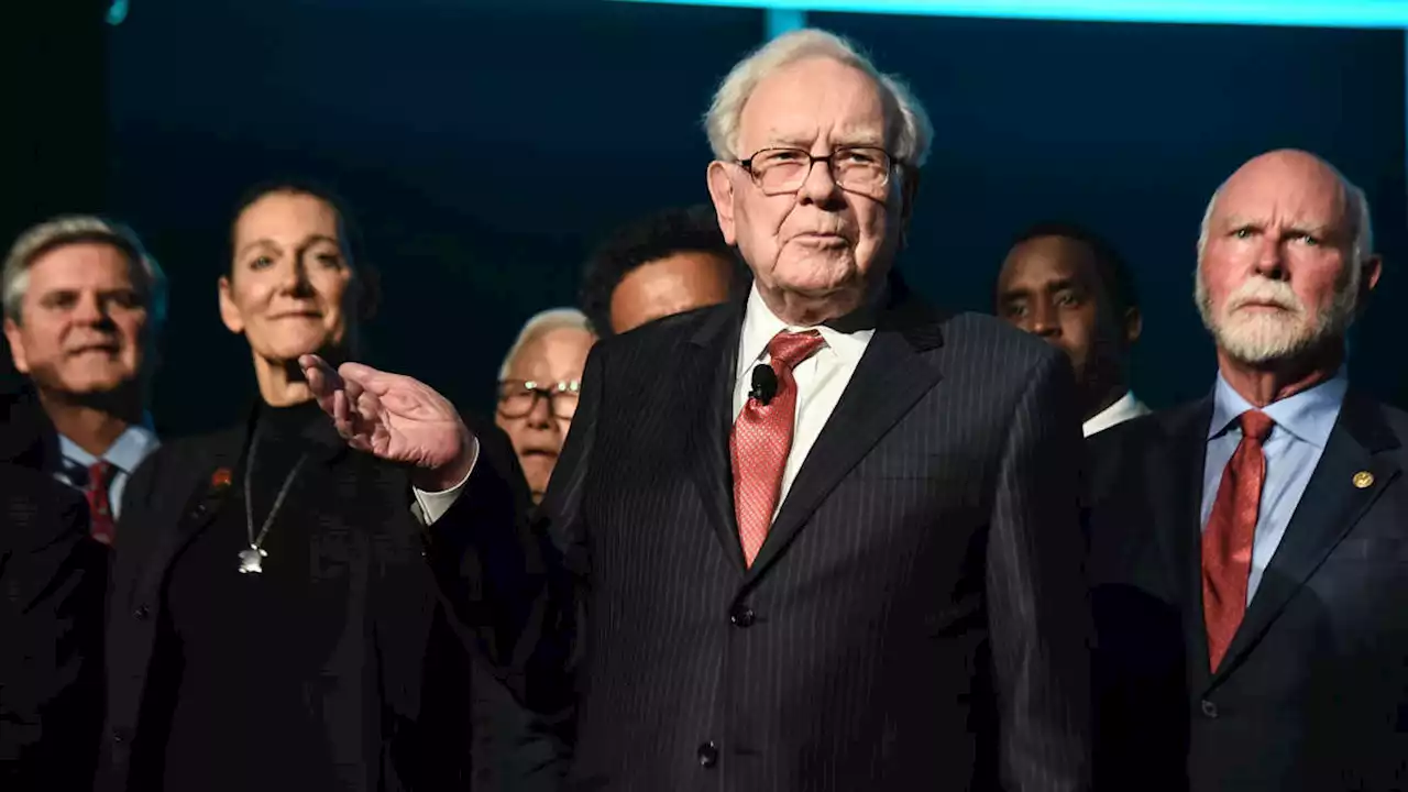 One Day of Warren Buffett Wealth Gains Could Cover Rail Workers' Paid Sick Leave