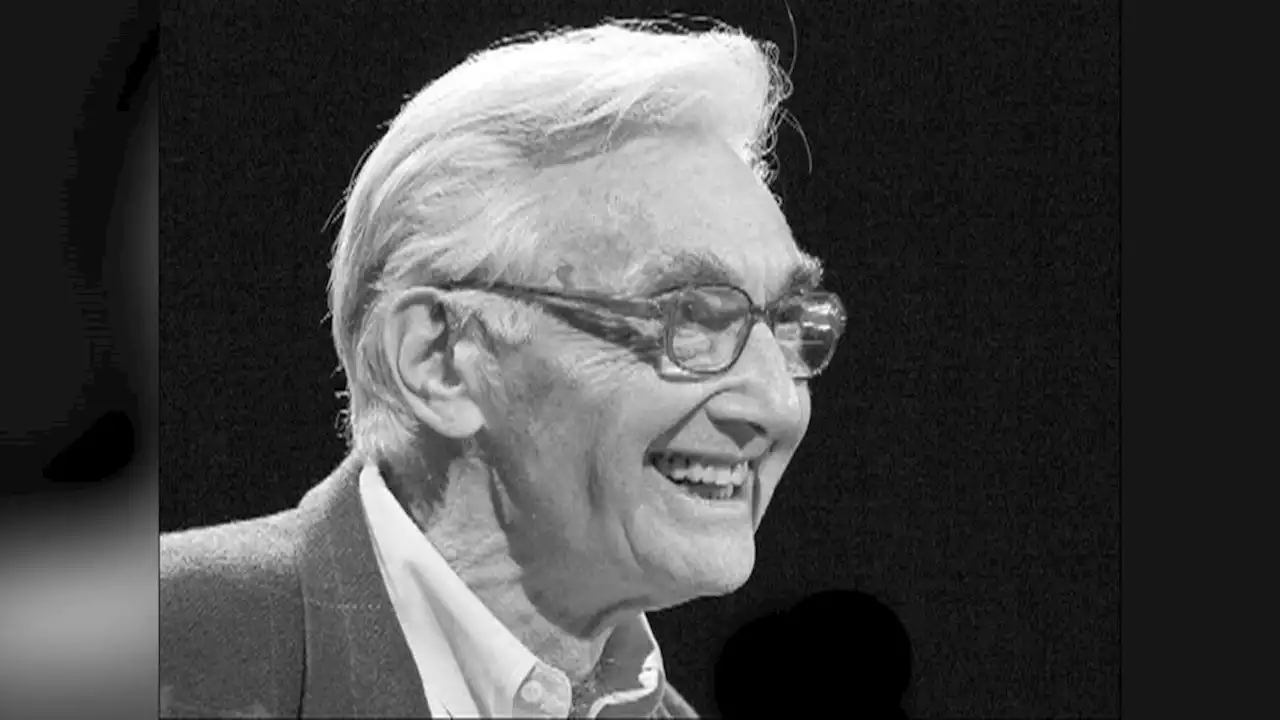 “You Can’t Be Neutral on a Moving Train”: Remembering the People's Historian Howard Zinn at 100