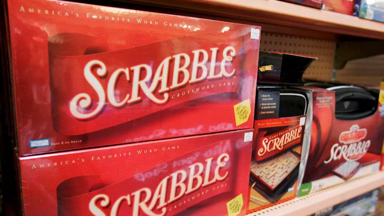 Carriers feeling cheery about holiday deliveries; Mastodon emerges as Twitter alternative; Scrabble dictionary adds words | Hot off the Wire podcast