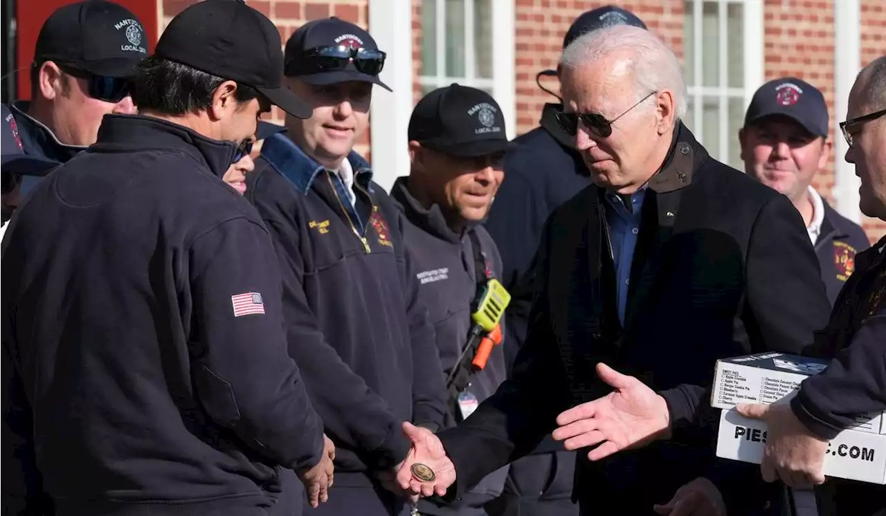 Biden brings Thanksgiving pies to Nantucket first responders