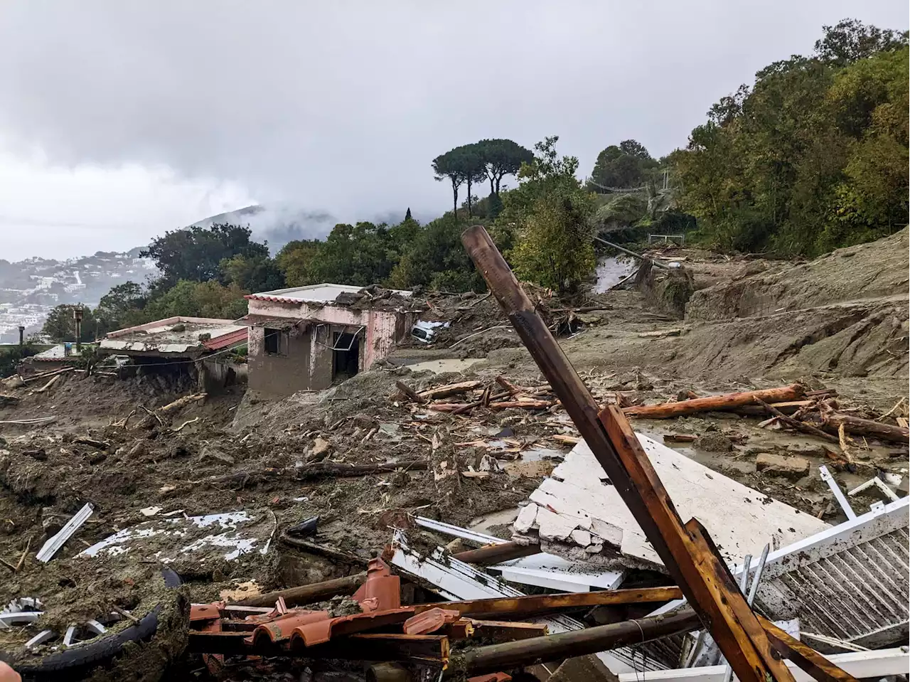 Erdrutsch auf Ischia: Vier Menschen werden vermisst