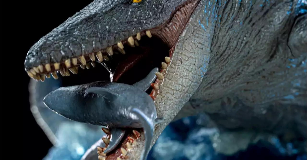 Jurassic World Mosasaurus Takes a Bite Out of Iron Studios