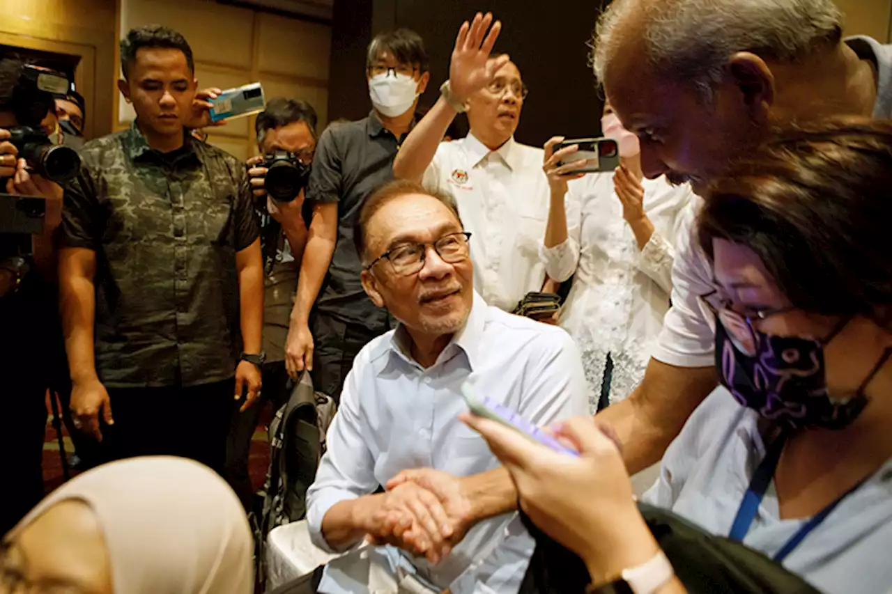 Anwar faces many pitfalls after finally becoming Malaysia’s PM - BusinessMirror