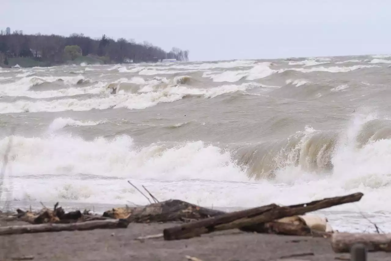 Woman drives car into Lake Erie in Mentor-on-the-Lake, police say