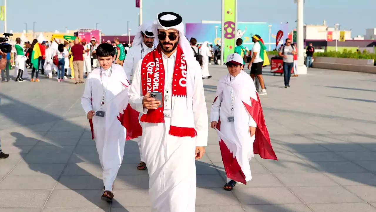 (S+) Wie die Katarer ihr frühes Scheitern erlebten: Ein Besuch auf der Fanmeile in Doha