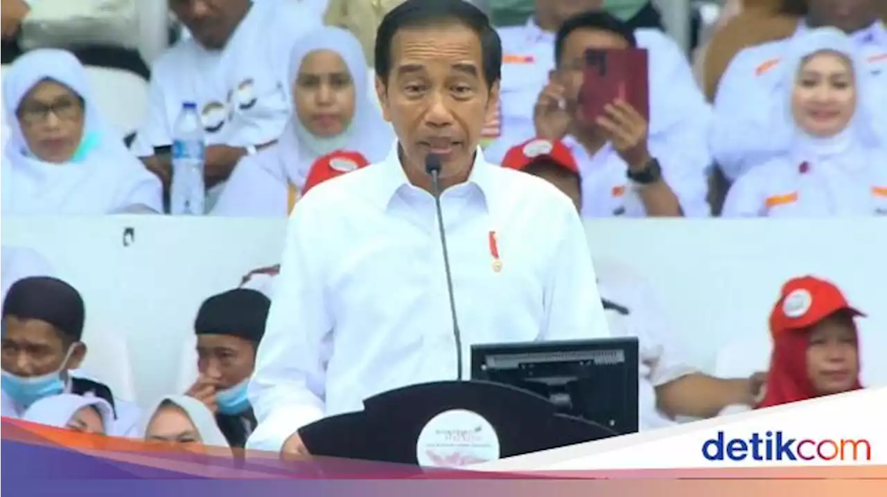 Jokowi Pamer Capaian di Acara Relawan: Pembangunan Tidak Jawasentris!