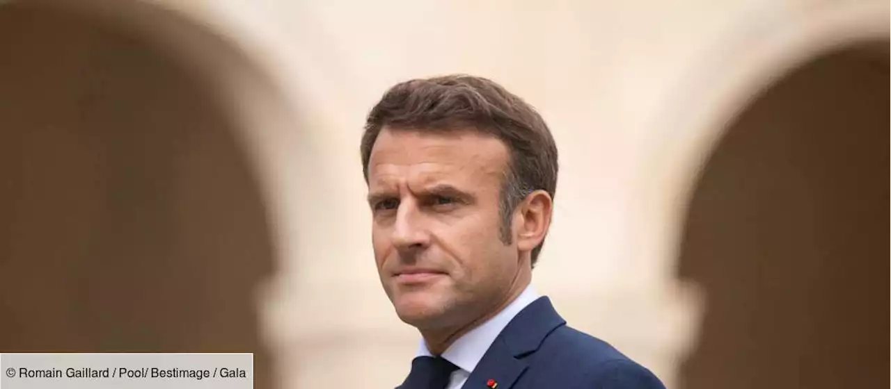 Emmanuel Macron apporte son soutien aux Bleus pendant la mi-temps de France/Danemark - Gala