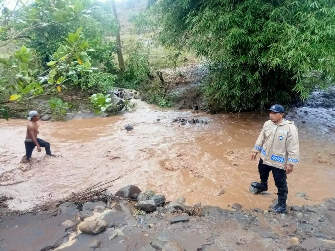 Pelajar 13 Tahun Tewas Terseret Banjir di Dompu