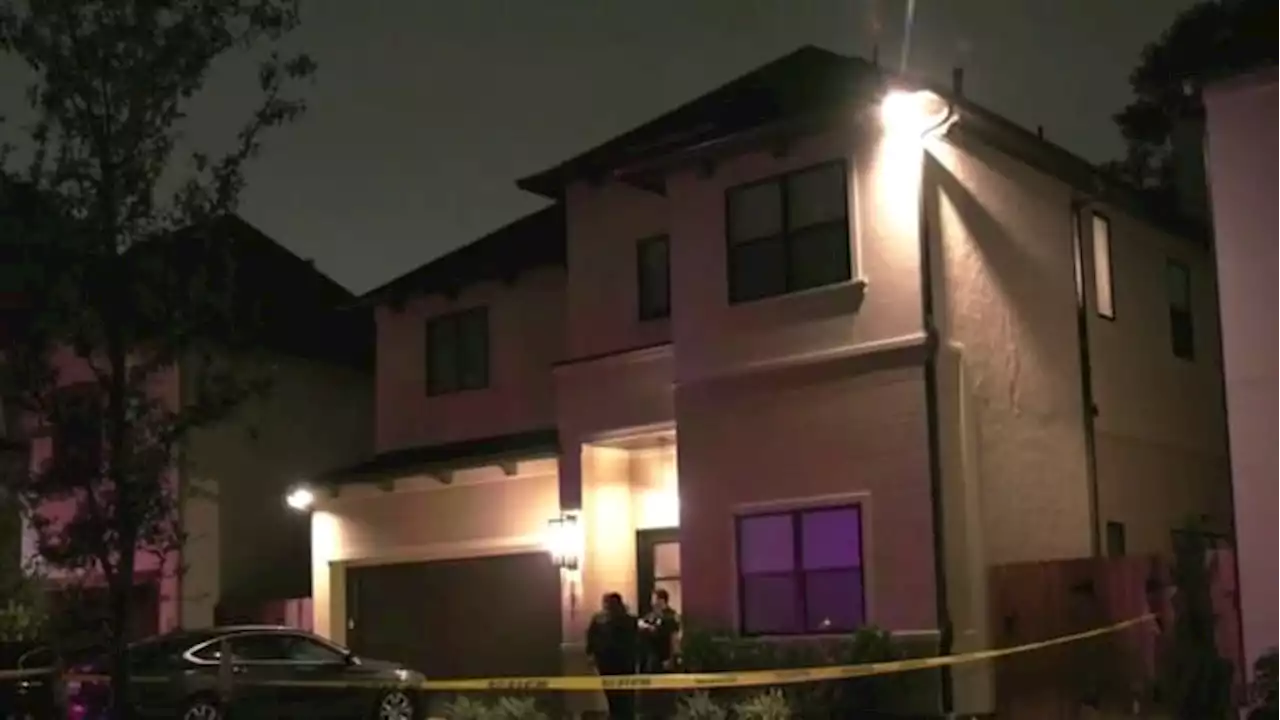 Man fatally shoots ex-wife, another man after opening fire during Thanksgiving dinner, Houston police say