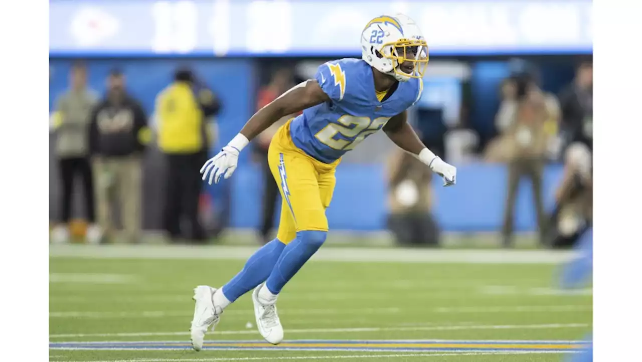 Chargers rookie JT Woods learning on the job with help from teammates